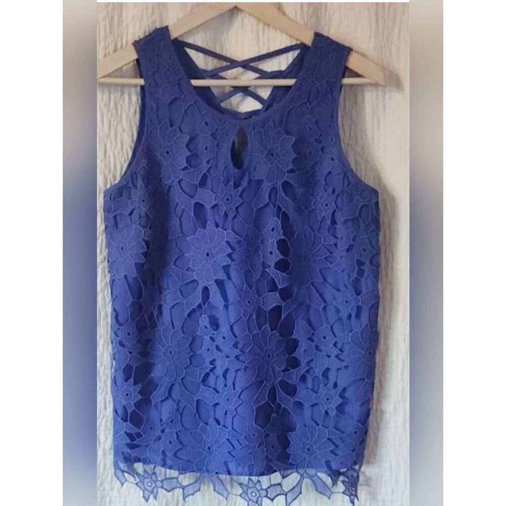 F42 Kate & Mallory Purple Lace Overlay Tank Keyhole Neckline Criss Cross detail